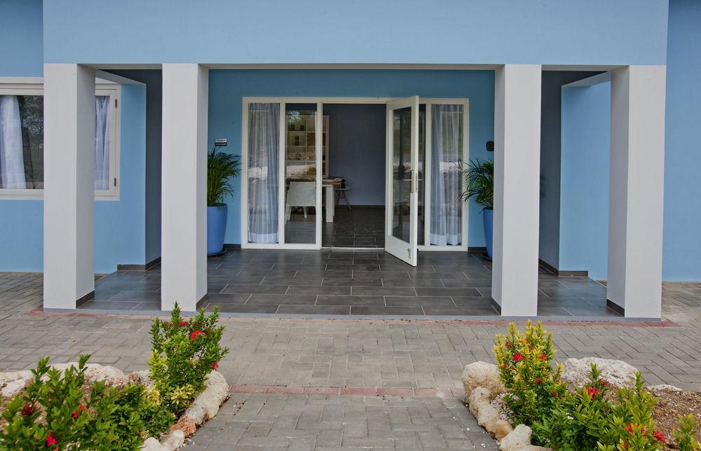 Sunny Curacao - Blue Bay Lodges Eksteriør billede